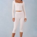 Knit Mid-Rise Capri Trousers in Ivory