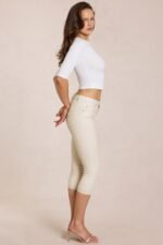 Mid-Rise Capri Jeans in Ivory - Image 3