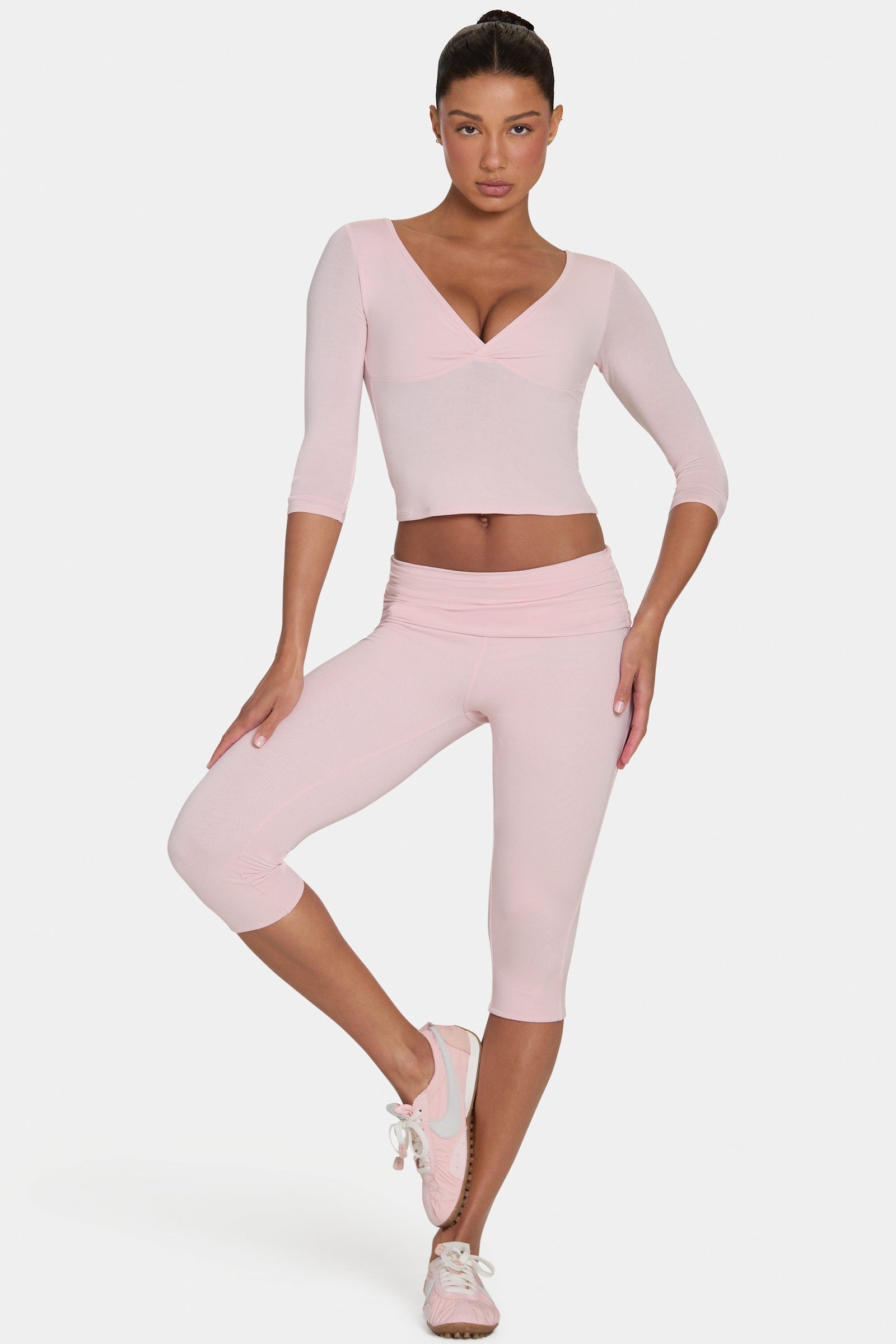 Ombralye--low-rise-capri-leggings-in-blush_BT16390Ombralye-_p-E2-_p-84-_p-A2Blush_2 Ombralye Capri Leggings in Blush - Image 1